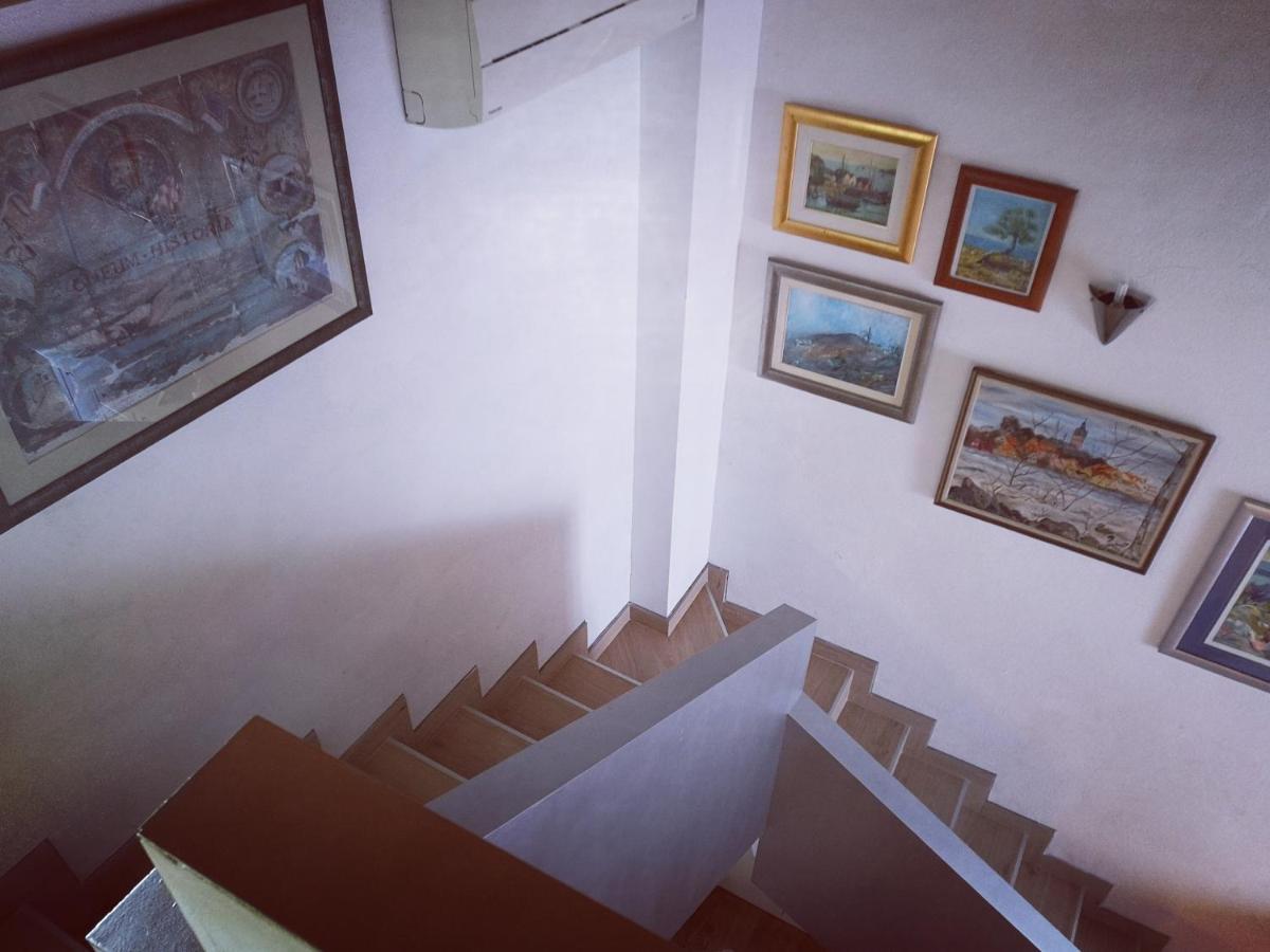 Apartman Hygge Omis Exterior photo